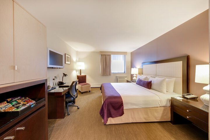 Room 14 of 30