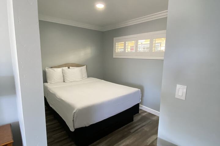 Room 47 of 69