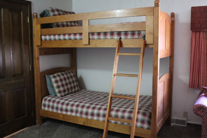 Room 96 of 119