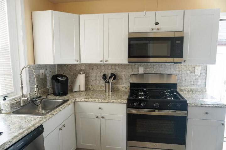 Lincoln Manor - Newly Renovated 1mile from PHL Airport and Sports Stadiums
