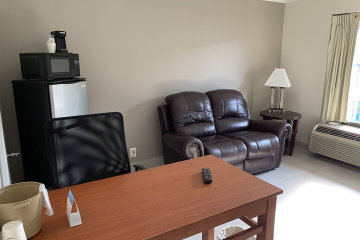 Room 28 of 42