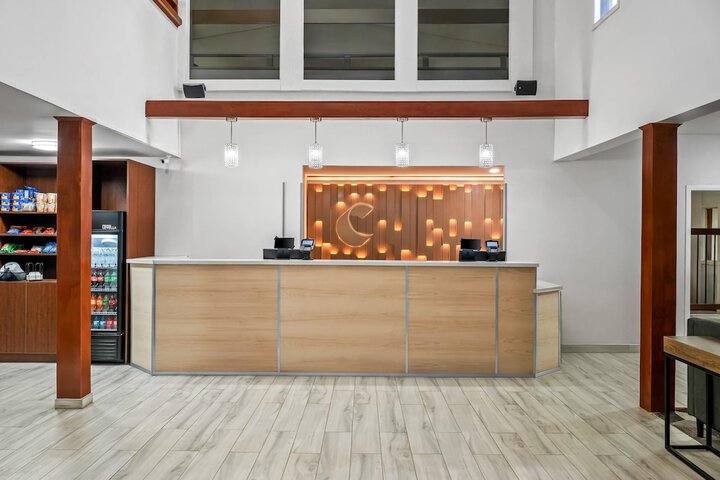 Comfort Inn & Suites