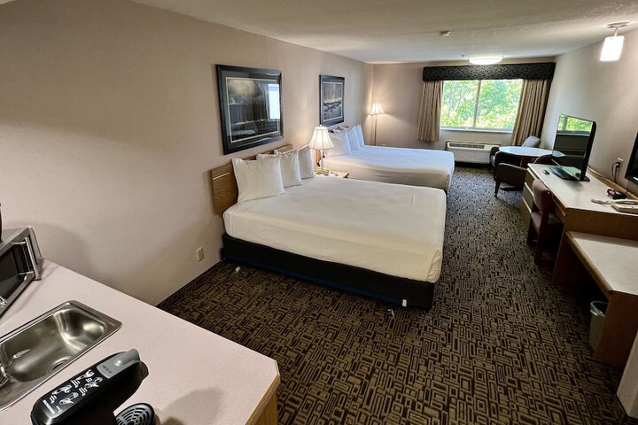 Room 14 of 16