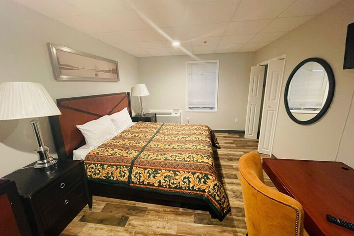 Room 12 of 36