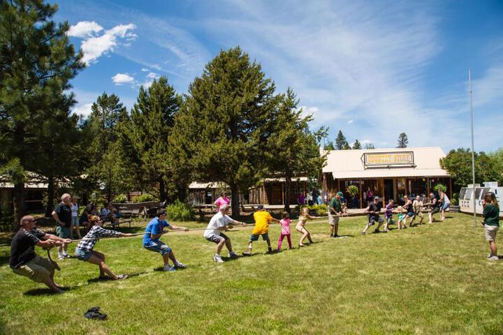 Bend-Sunriver Camping Resort 24 ft. Yurt 9