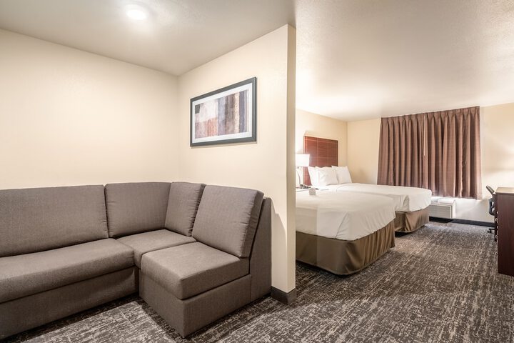 Room 12 of 33