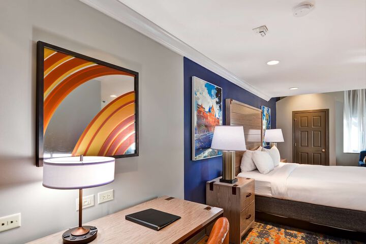 The Cincinnatian Hotel Curio Collection by Hilton