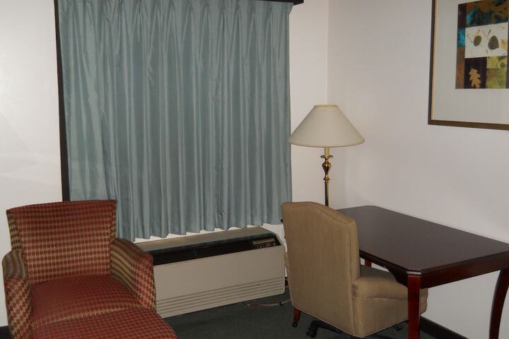 Room 13 of 33