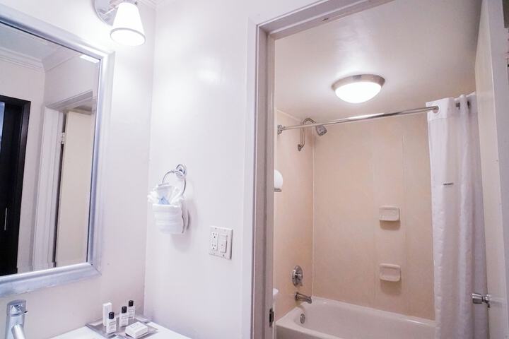 Room 29 of 49