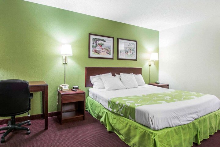 Room 34 of 46