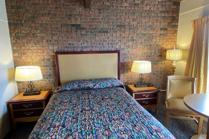 Room 28 of 53