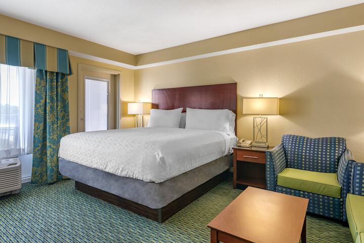 Room 42 of 119