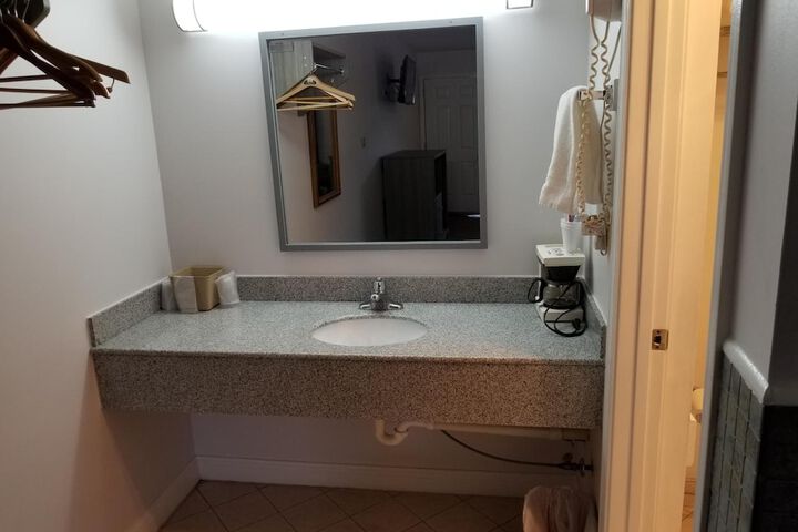 Room 17 of 21