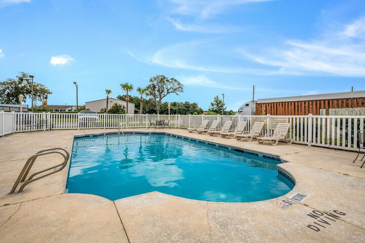 Pool 4 of 29