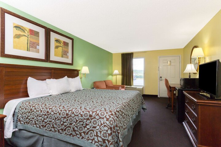 Room 15 of 26