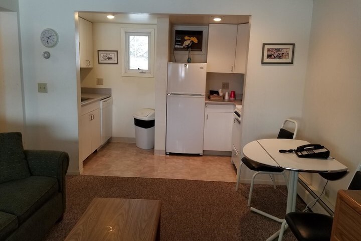 Room 16 of 40