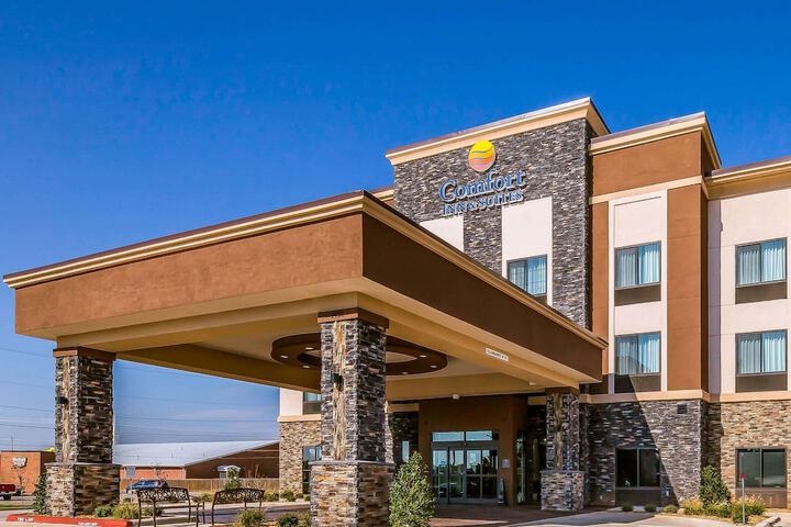 Comfort Inn & Suites Moore - Oklahoma City