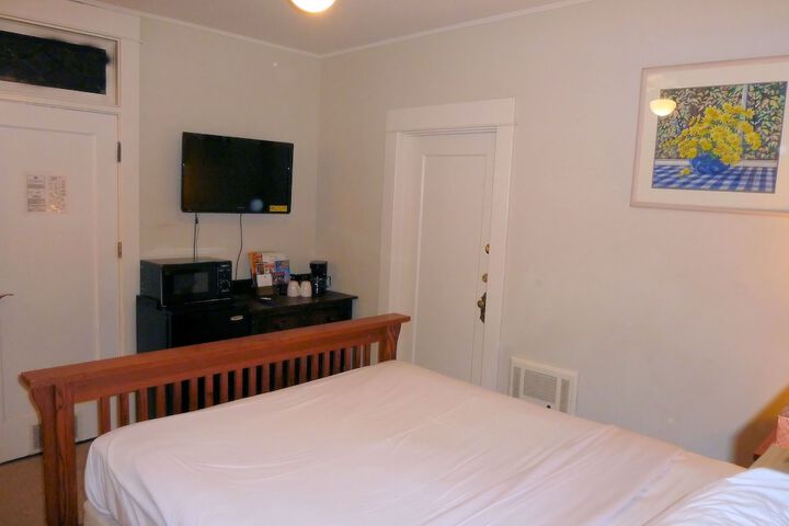 Room 15 of 38