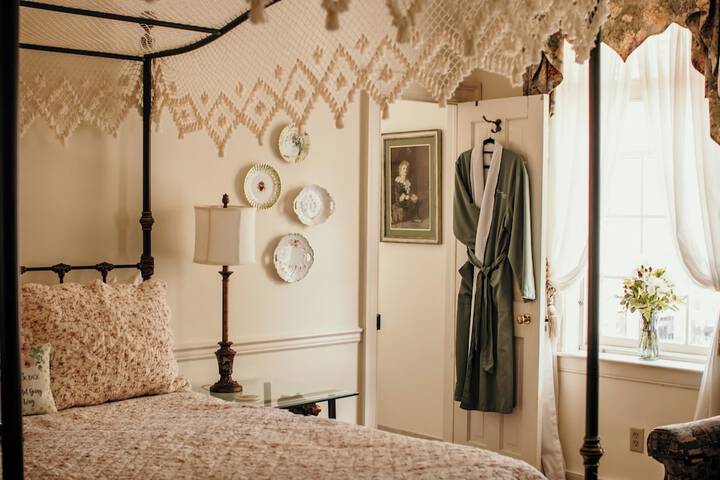 Room 40 of 76