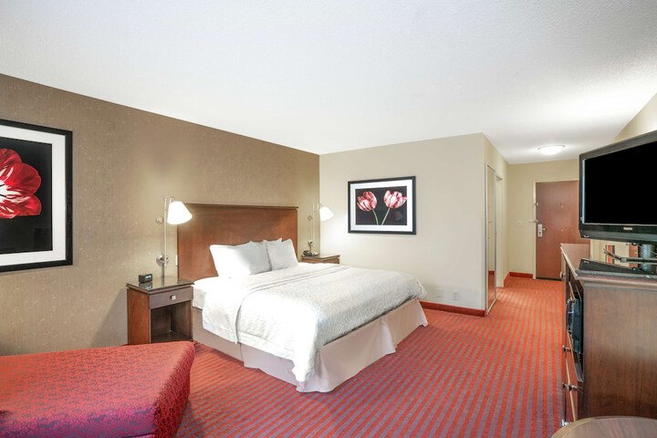 Room 10 of 42