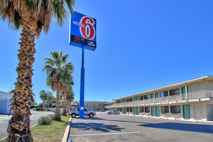 Motel 6 Nogales AZ - Mariposa Road