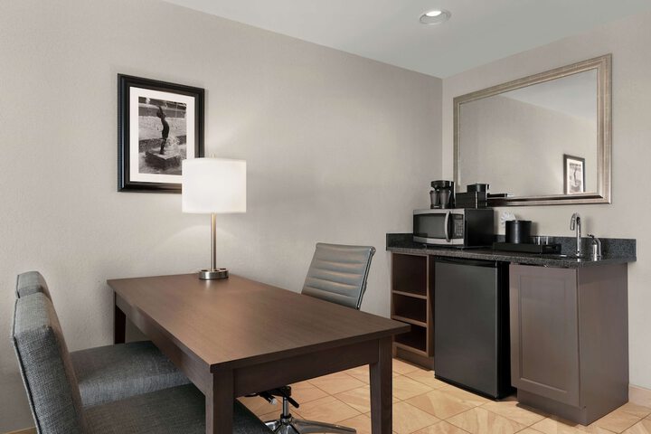 Room 34 of 51