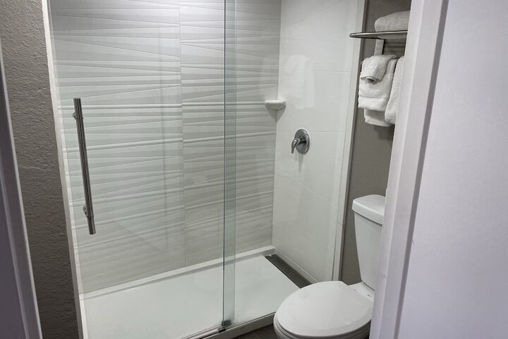 Room 13 of 34