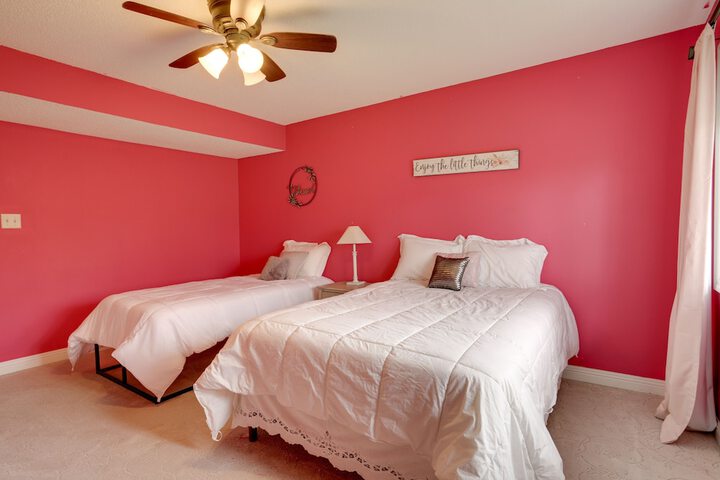 Family Minnesota Vacation Rental w / Balcony