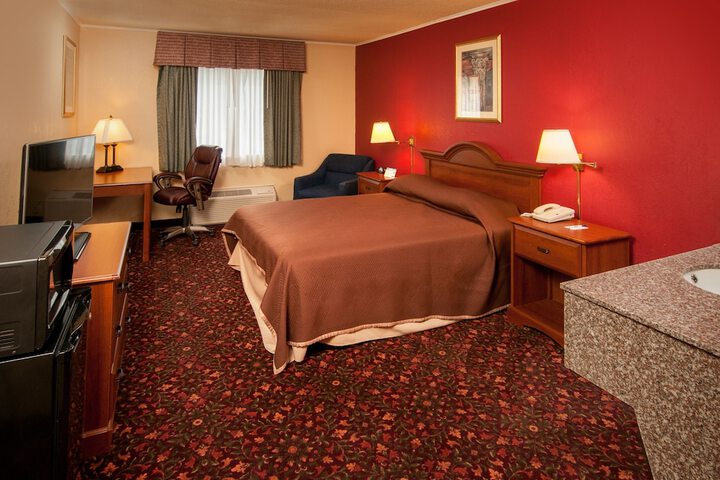 Room 17 of 36