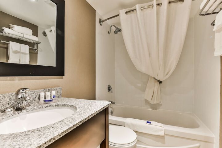 Best Western Plus Cambridge Hotel