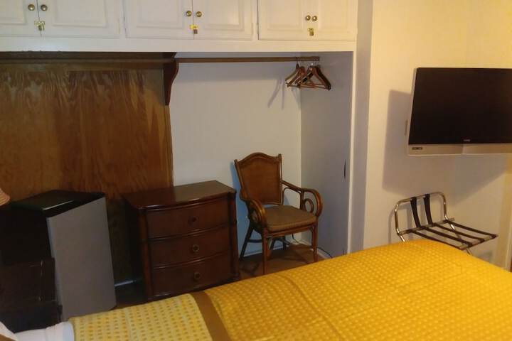 Room 14 of 137