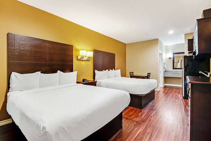 Room 15 of 30