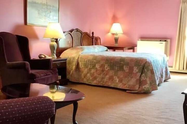 Room 15 of 18