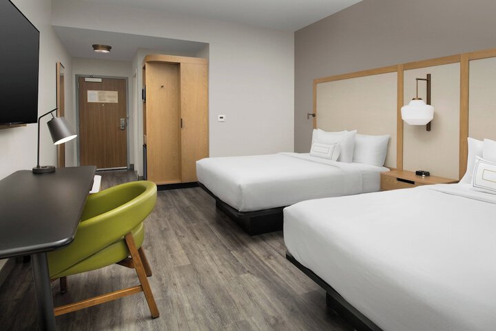 Room 27 of 46