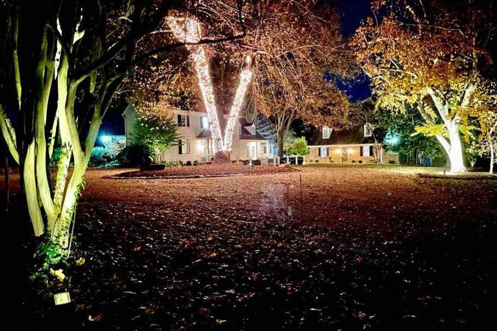 Blake House Historic Estate with Private Inn