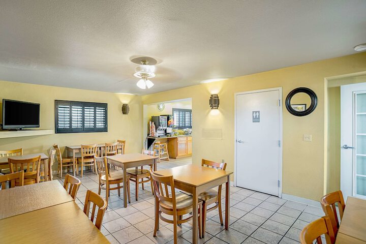 Breakfast/Coffee Service 58 of 66