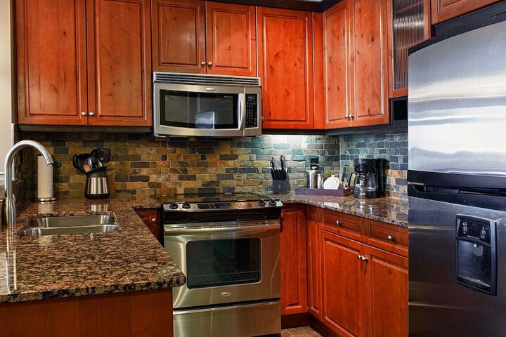 Blackstone Mountain Lodge by CLIQUE