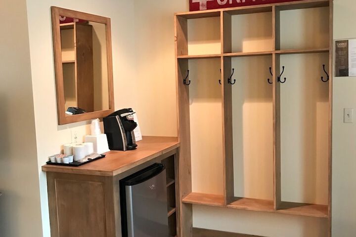 Room 14 of 18