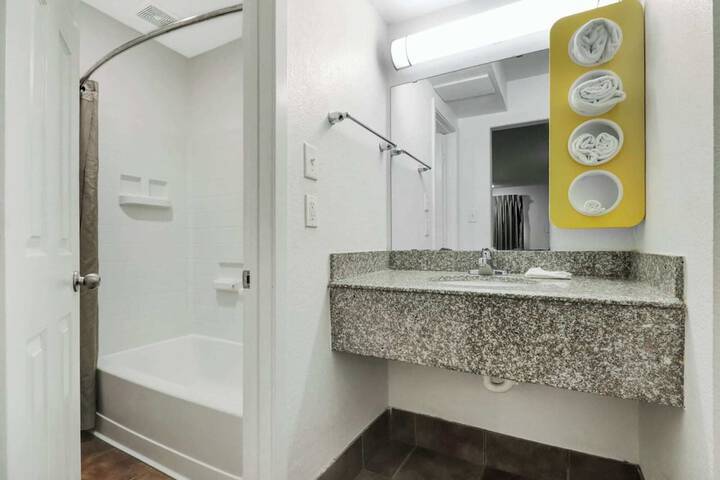 Motel 6 Bryan TX - University Area