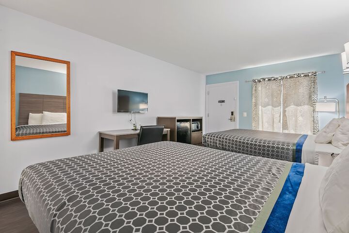 Room 9 of 14