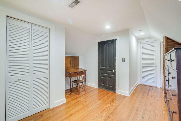 Historic & Charming Pittsboro Home w / Fireplaces