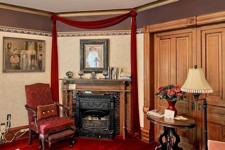 Grand Victorian B & B Inn