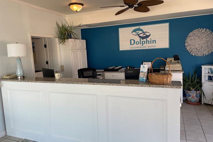Dolphin Oceanfront Motel