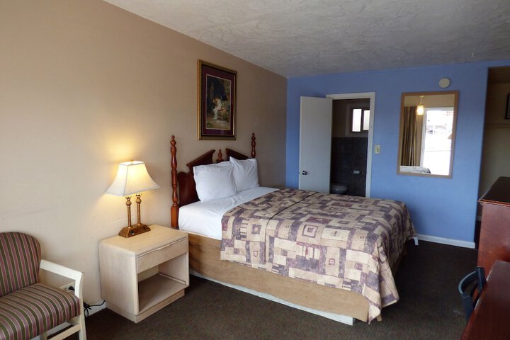 Room 3 of 16
