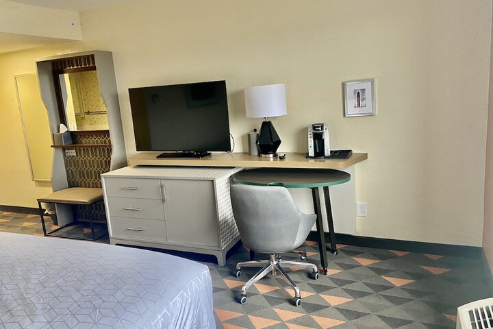 Room 40 of 95