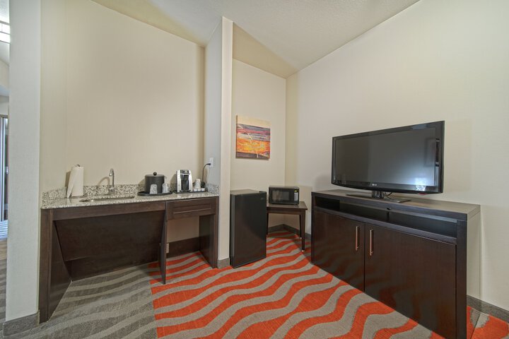 Room 43 of 65