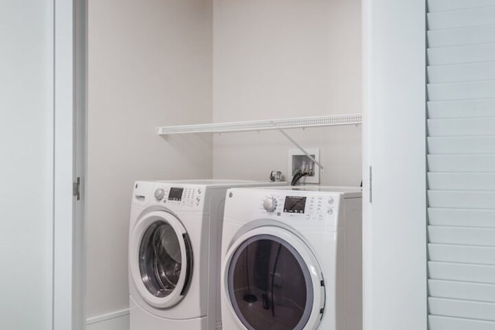 Laundry 32 of 39