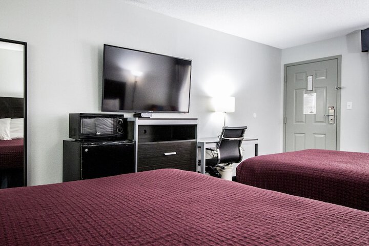 Room 16 of 25