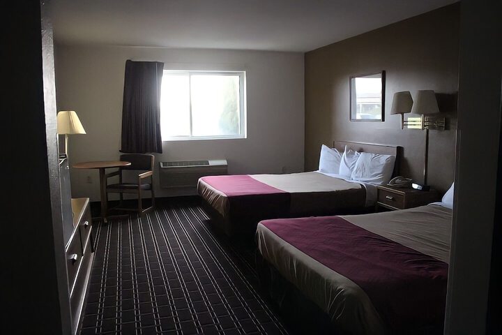 Room 12 of 37