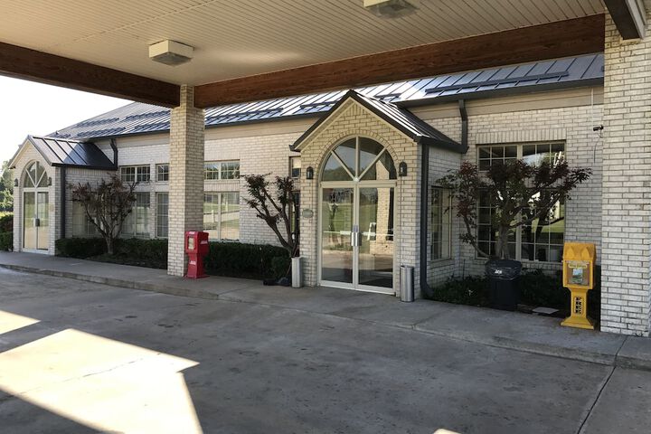 Days Inn by Wyndham Grove